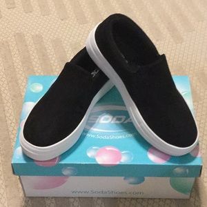 New Black Soda Brand Hike G Slip on Sneakers